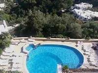 Otel The White And Blue Capri